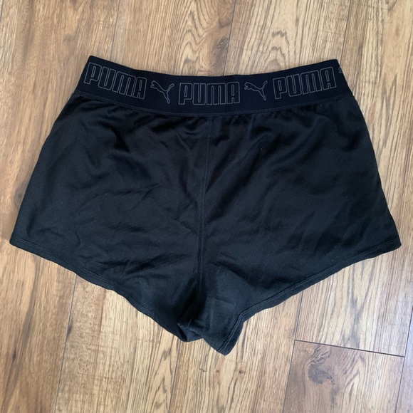 Puma athletic shorts with wide and elastic waist - Picture 2 of 3